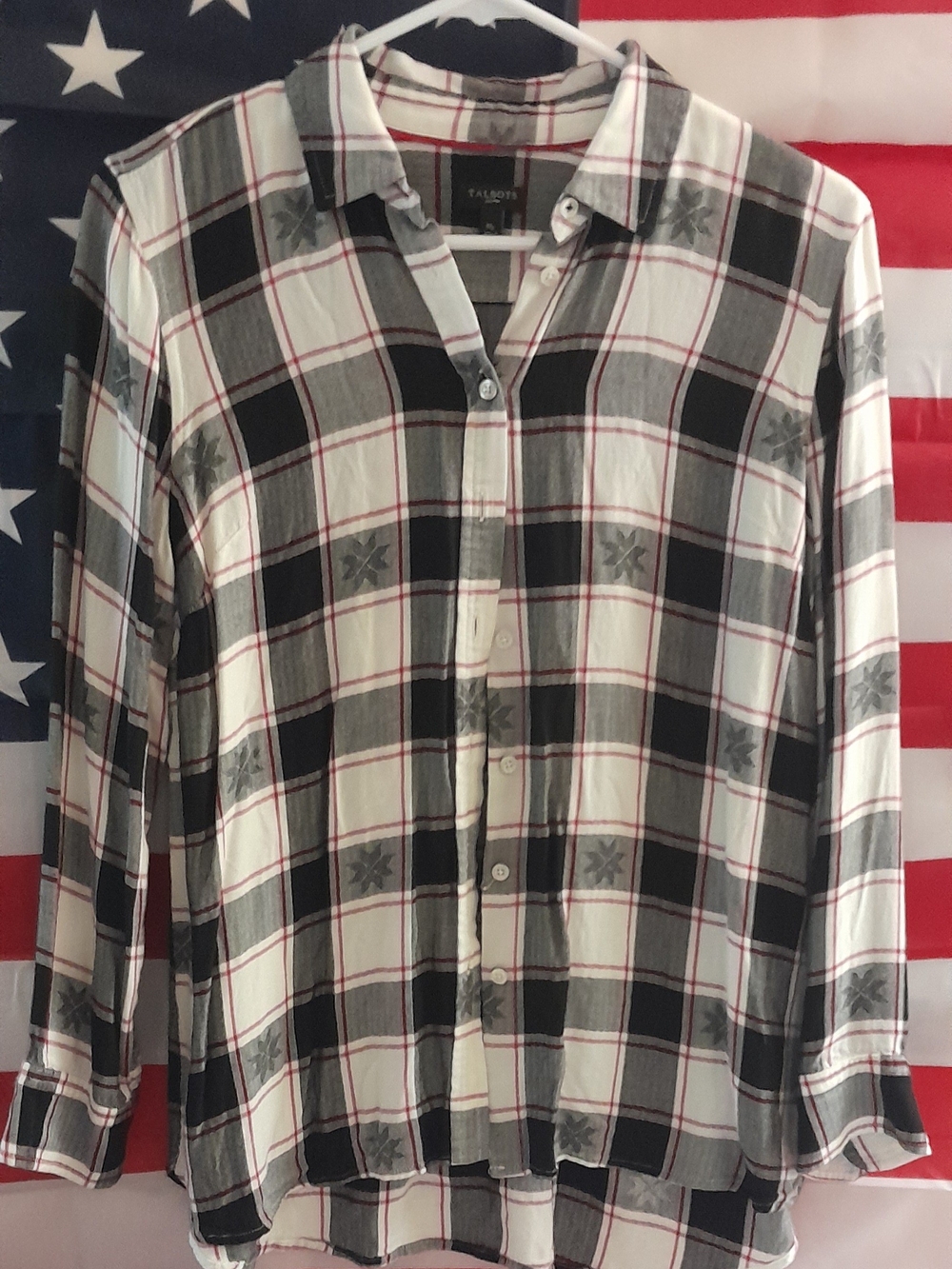 Talbots White, Black & Gray Plaid Button-Down Shirt, Red Accents W/ Snowflakes